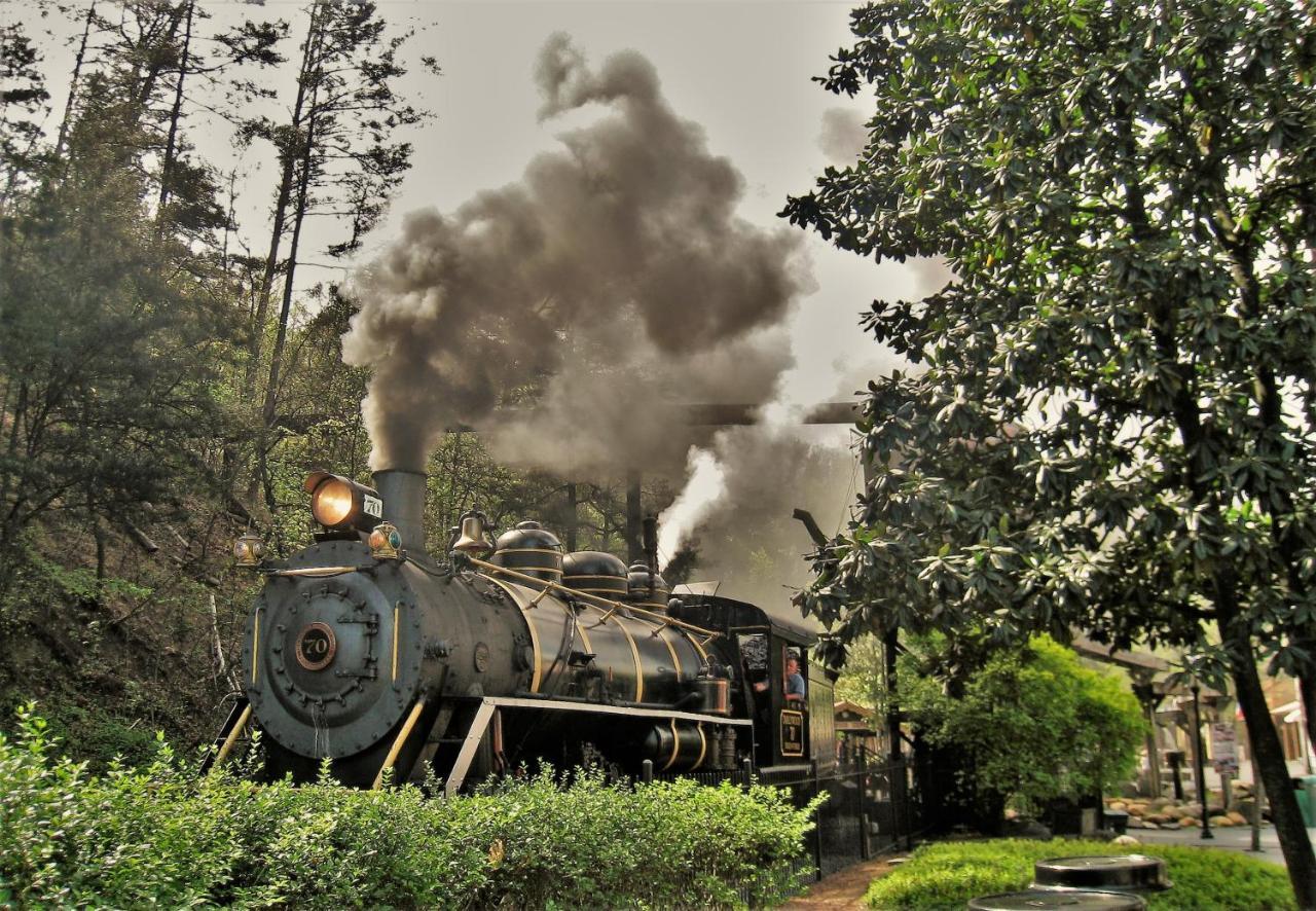 Suite Sensations, Hot Tub, Pool Table, 1089 Free Tickets Each Paid Day, Dollywood And More Pigeon Forge Buitenkant foto