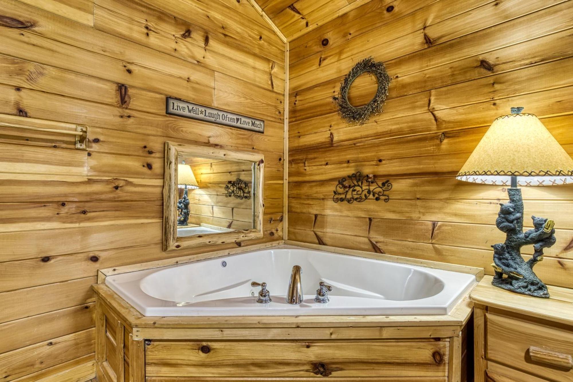 Suite Sensations, Hot Tub, Pool Table, 1089 Free Tickets Each Paid Day, Dollywood And More Pigeon Forge Buitenkant foto
